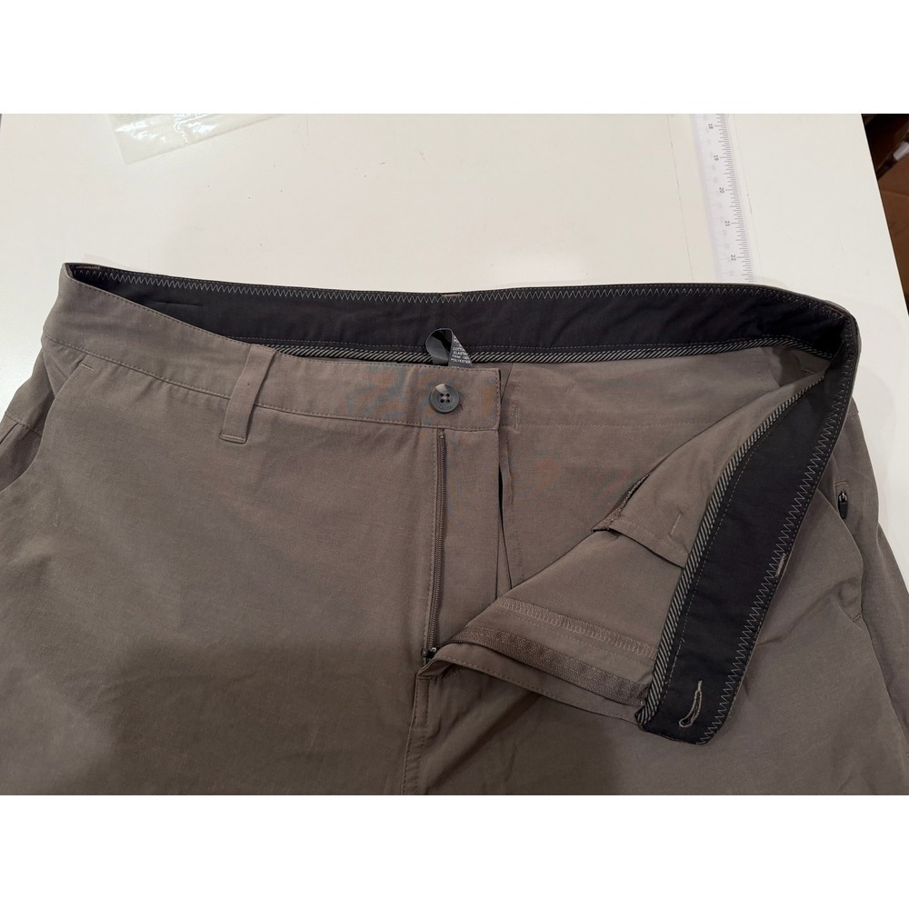 Vuori Aim Charcoal Grey Mens Performance Stretch Chino Shorts Size 36 - Picture 6 of 8